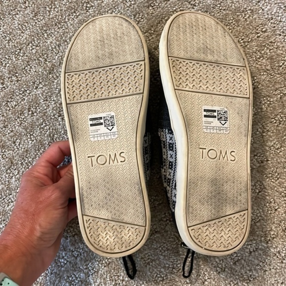 Toms Kids Skull and Crossbones Loafer Shoes - Picture 8 of 9